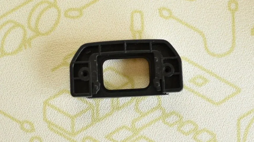 削ったプラパーツ